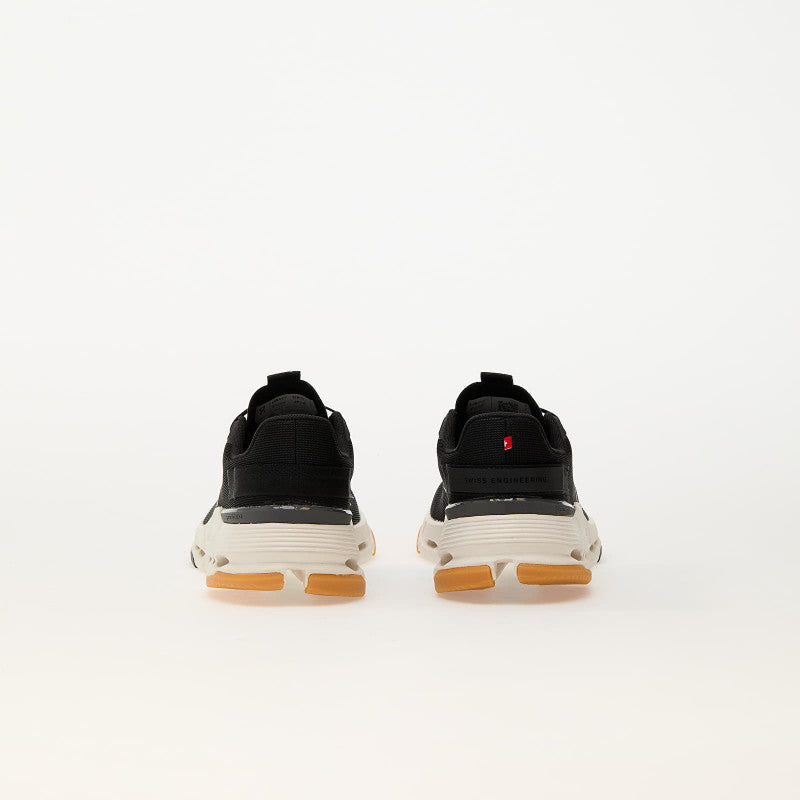 On Wmns Cloudnova Form 2 Black/ Ivory