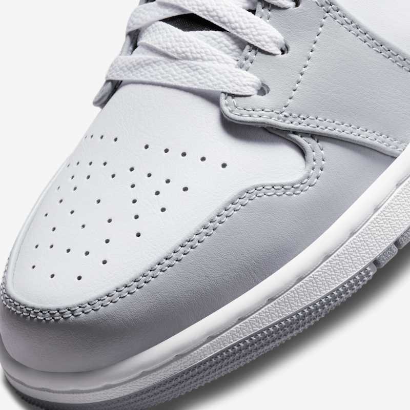 Air Jordan 1 Mid Light Smoke Grey