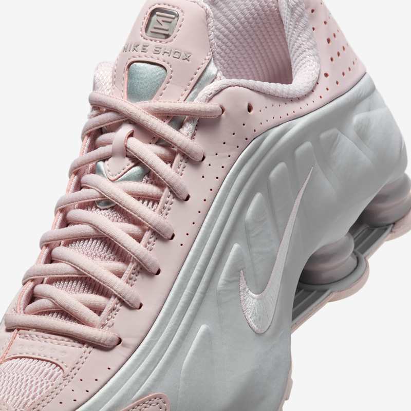 Nike Wmns Shox R4