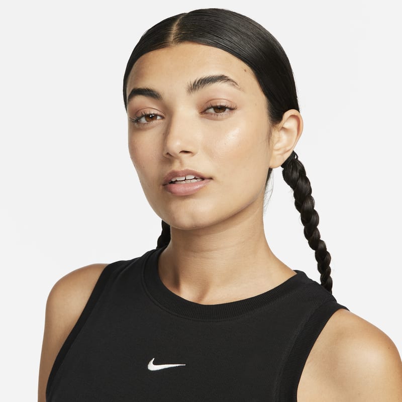 Nike Sportswear Essentials