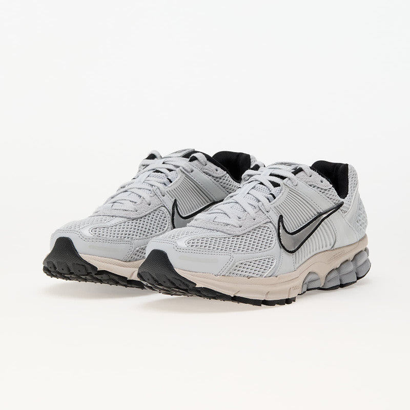 Nike Wmns Zoom Vomero 5 Pure Platinum/ Chrome-Lt Orewood Brn