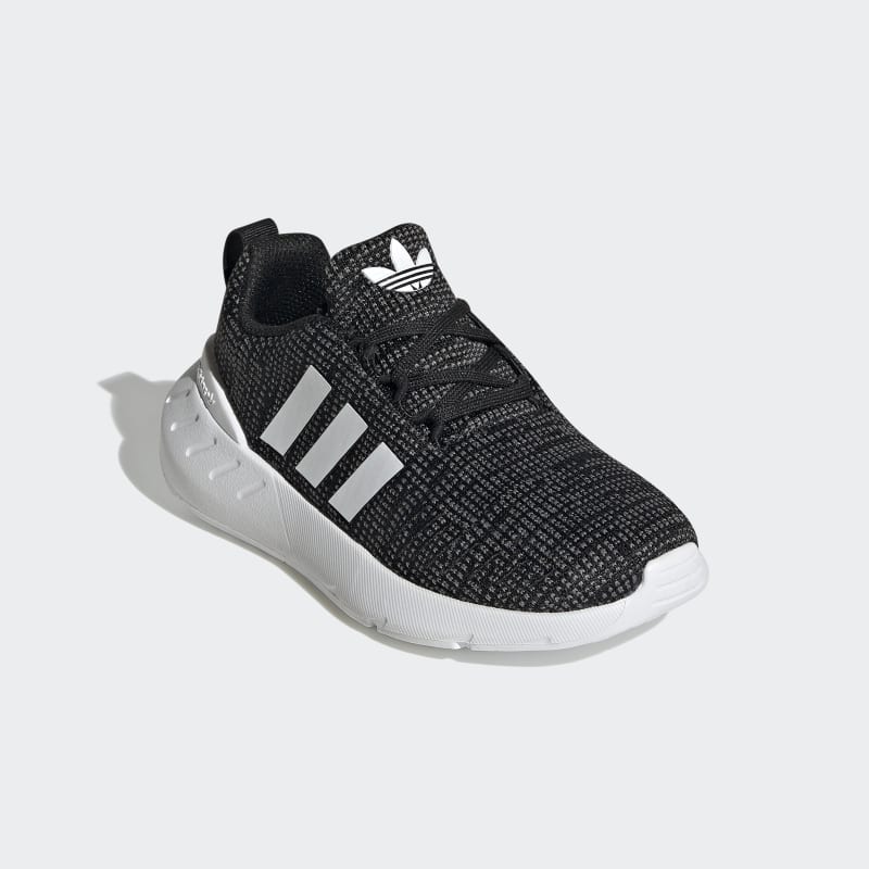 adidas Swift Run 22