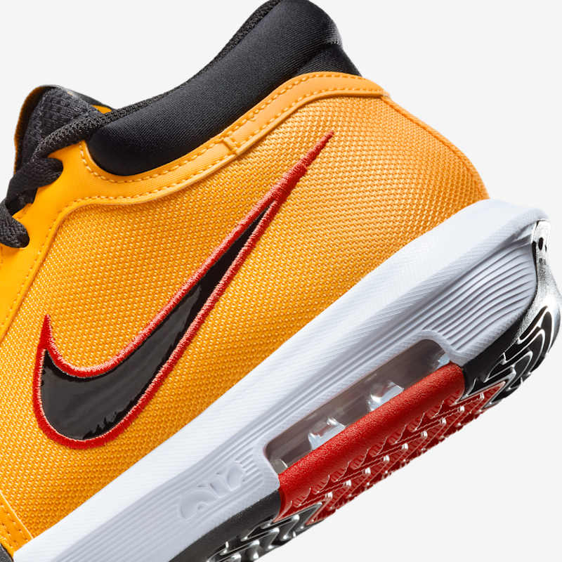 Nike Lebron Witness VIII