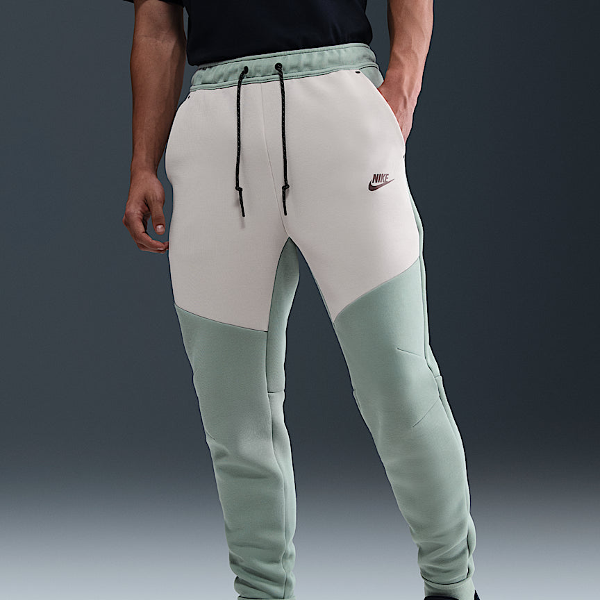 Nike Tech