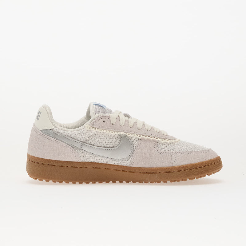 Nike Wmns Field General Platinum Tint/ Mtlc Silver-Vast Grey-Gum Med Brown-Sail-Celestine Blue