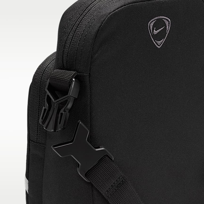 Nike Heritage Total 90 Crossbody Bag (4L) Black/ Black/ Gym Red 4