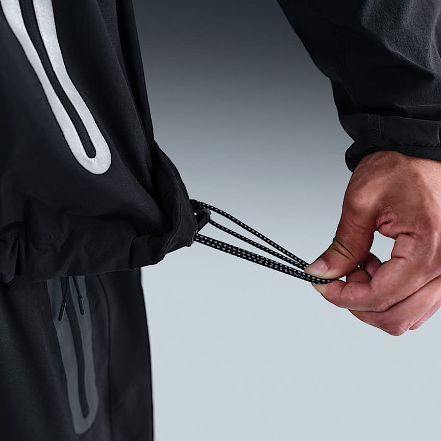 Nike Tech Men's Full-Zip Woven Windrunner Jacket Black