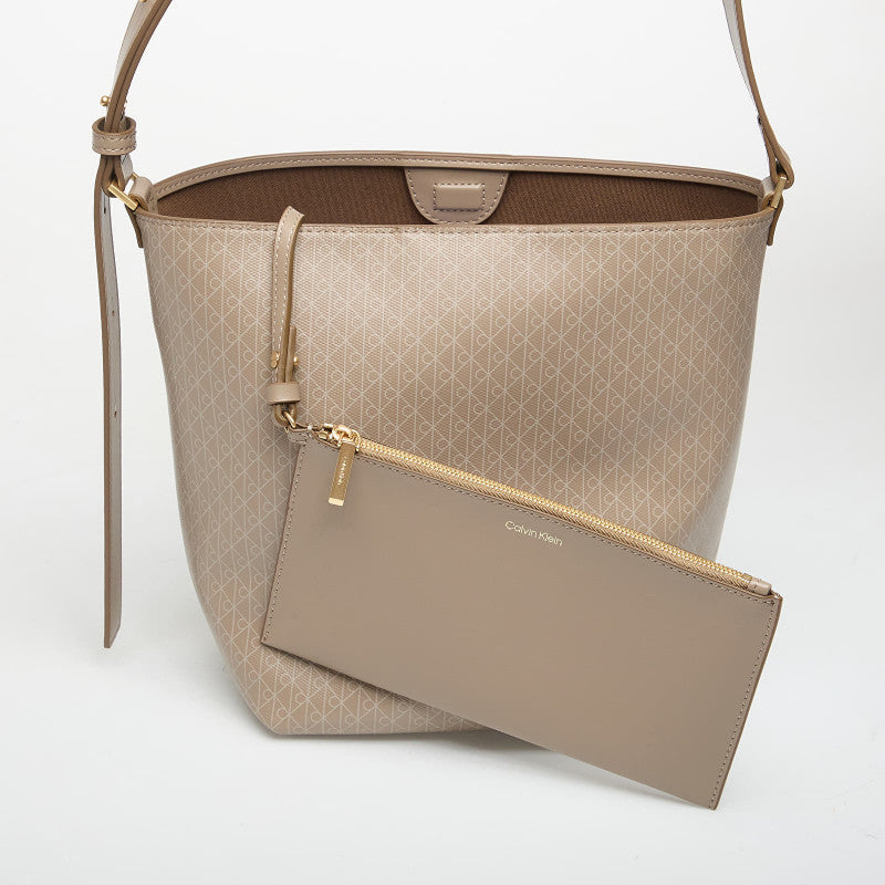Calvin Klein Emblem Aop Medium Bucket Bag Desert Taupe