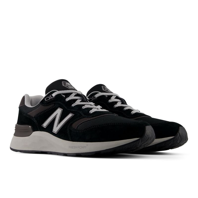 New Balance 880