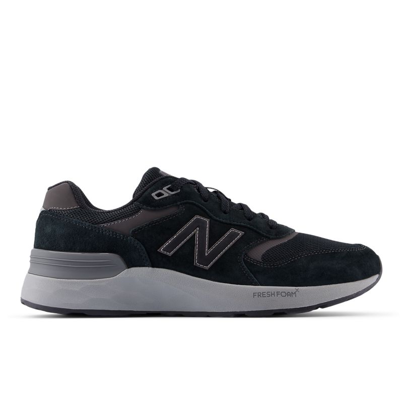 New Balance 880