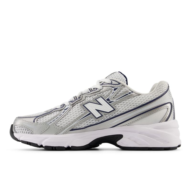 New Balance 740