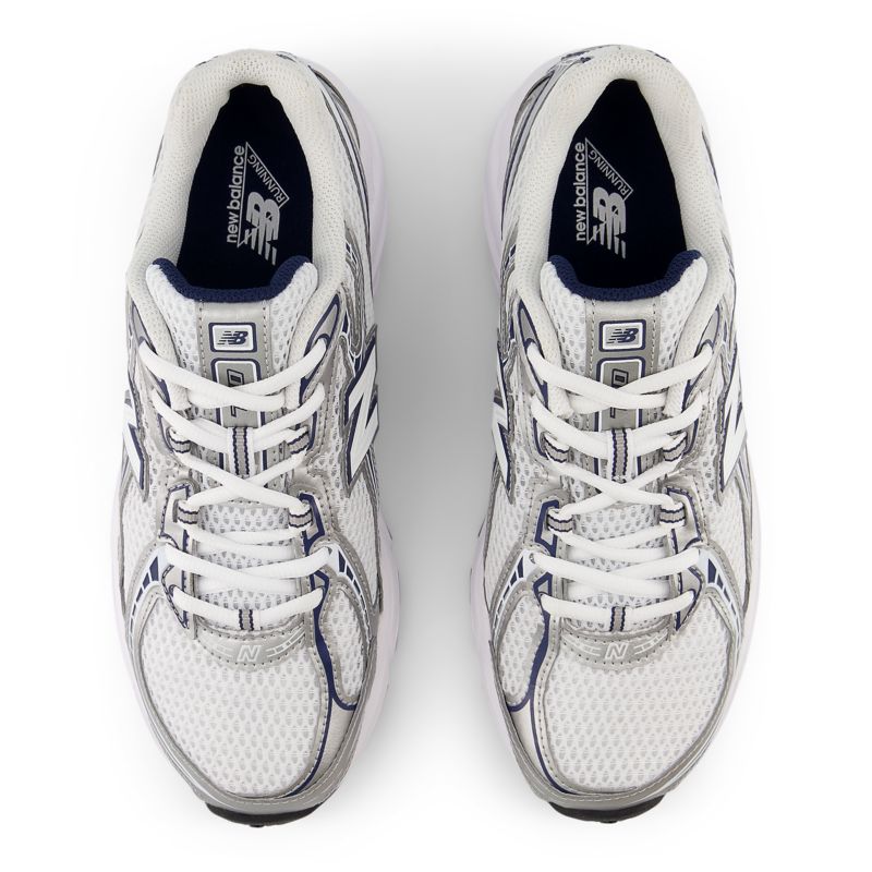 New Balance 740