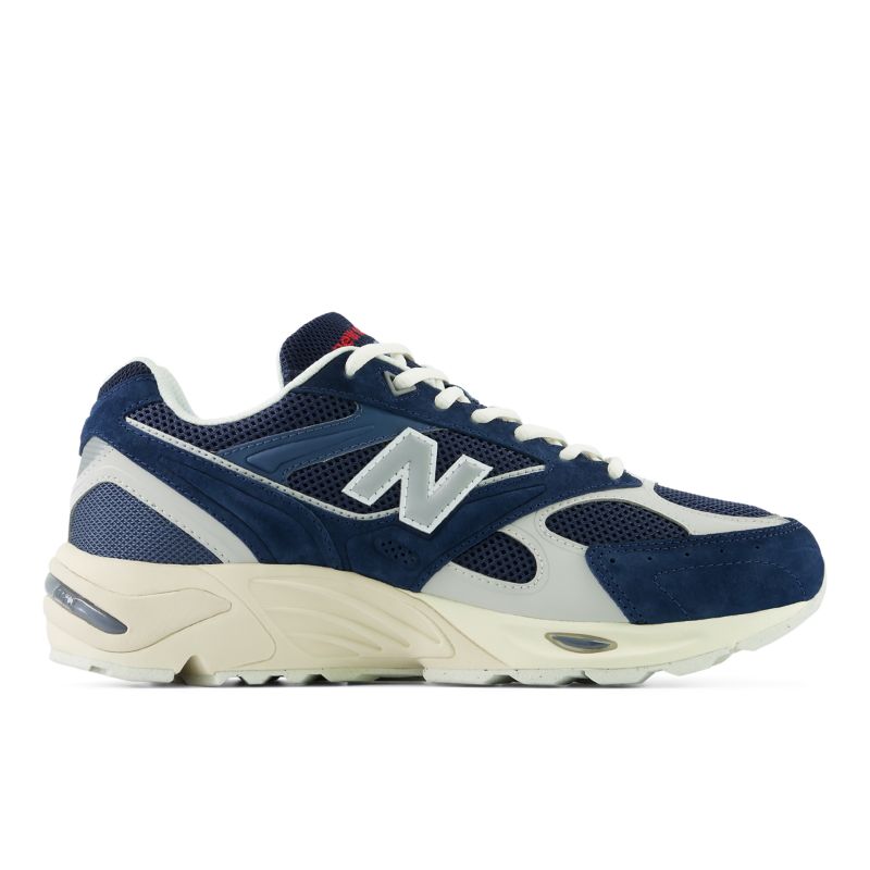 New Balance 880