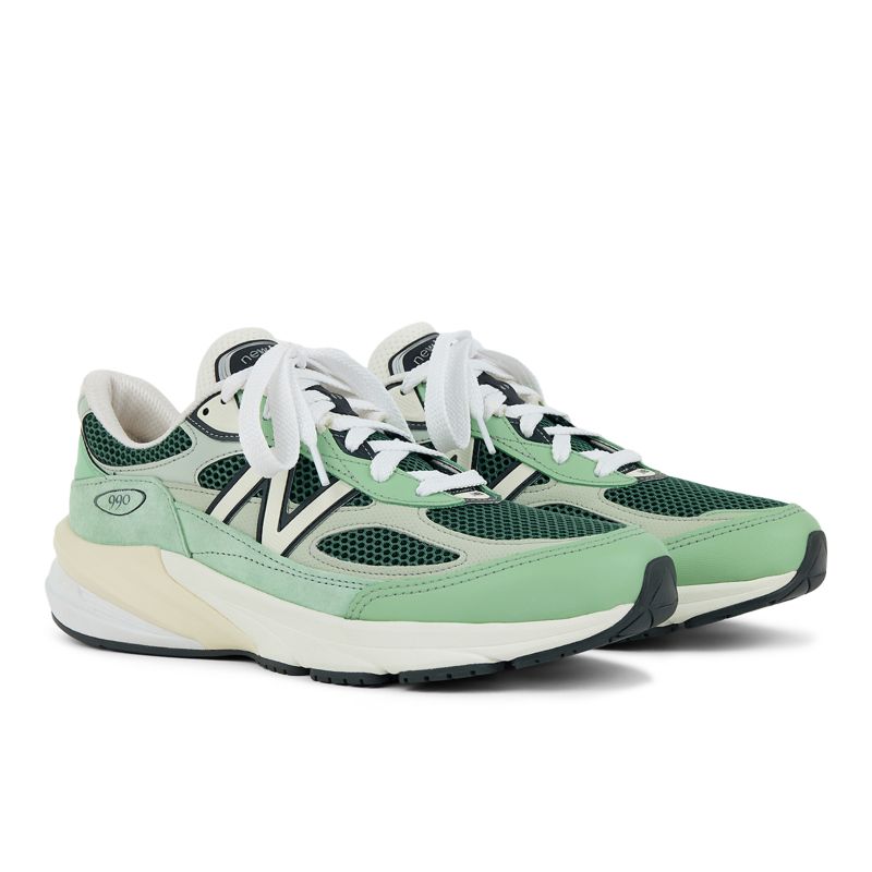 New Balance 990